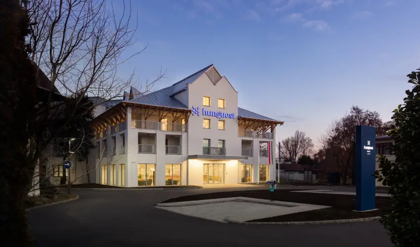 Hunguest Hotel Fl�ra Eger - Okt�ber 23. hossz� h�tv�ge (min. 3 �j)