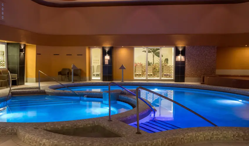 Hunguest Hotel Fl�ra Eger - Okt�ber 23. hossz� h�tv�ge (min. 3 �j)