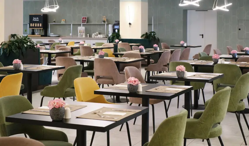 Hunguest Hotel Fl�ra Eger - Okt�ber 23. hossz� h�tv�ge (min. 3 �j)