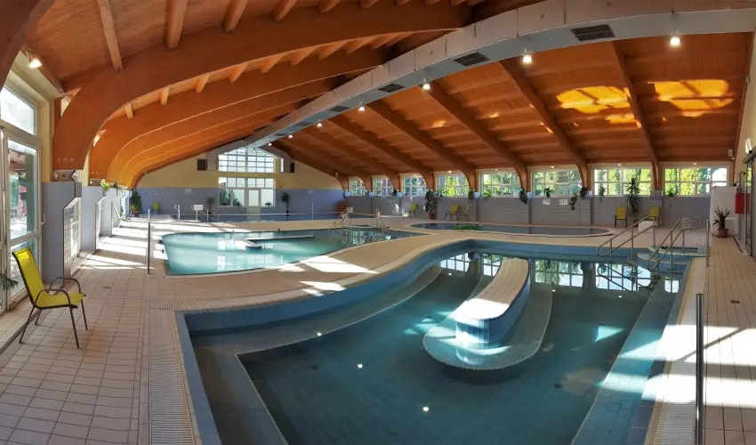 Hajnal Hotel Mez�k�vesd - Okt�ber 23. (min. 2 �j)