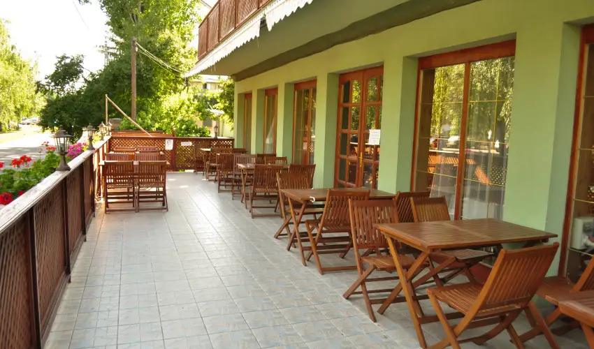 Hajnal Hotel Mez�k�vesd - Okt�ber 23. (min. 2 �j)