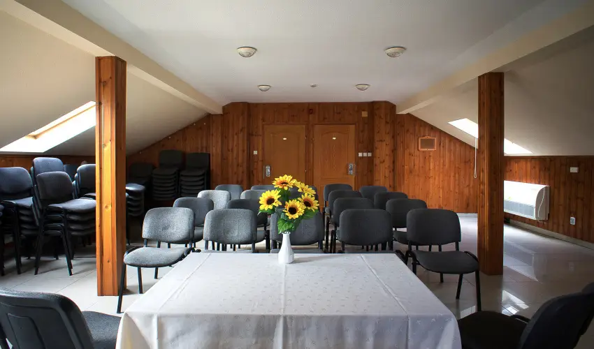 Hajnal Hotel Mez�k�vesd - Okt�ber 23. (min. 2 �j)