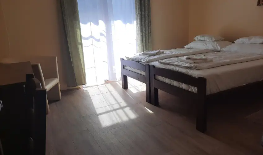 Hajnal Hotel Mez�k�vesd - Okt�ber 23. (min. 2 �j)