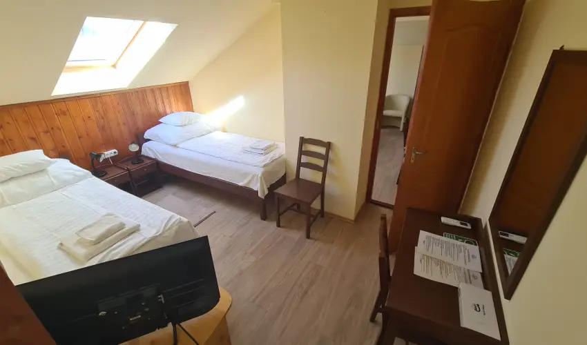 Hajnal Hotel Mez�k�vesd - Okt�ber 23. (min. 2 �j)
