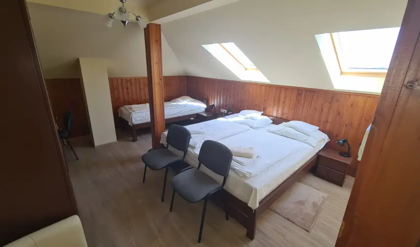 Hajnal Hotel Mez�k�vesd - Okt�ber 23. (min. 2 �j)