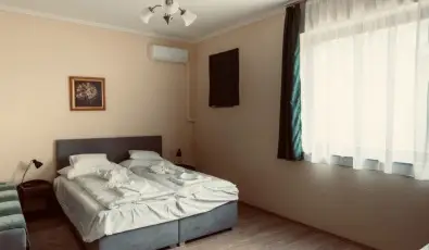 Hajnal Hotel Mez�k�vesd