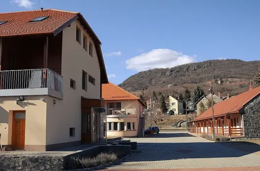 Hotel Halszkert - Oktber 23. (min. 2 j)