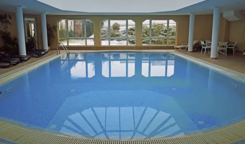 Hasik Hotel D�br�nte - Okt�ber 23. - teljes el�refizet�ssel