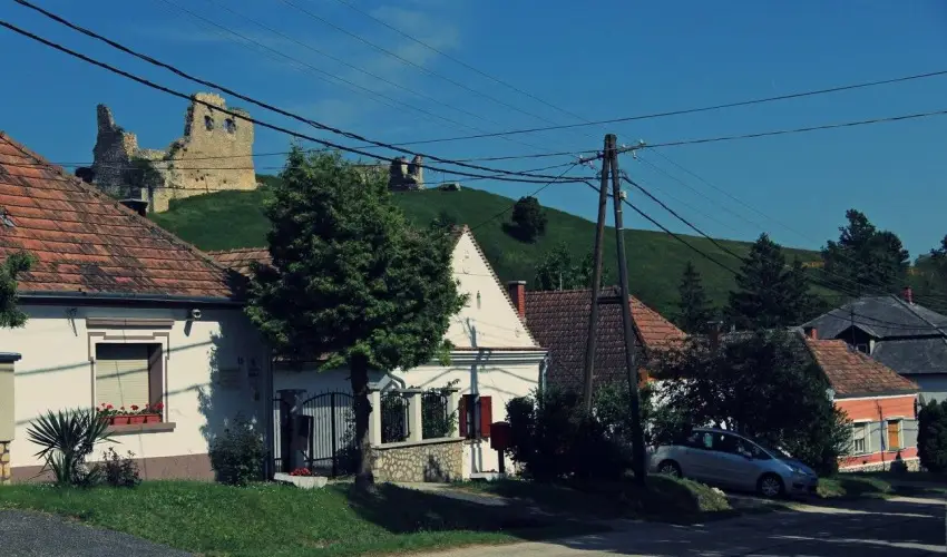 Hasik Hotel D�br�nte - Okt�ber 23. - teljes el�refizet�ssel