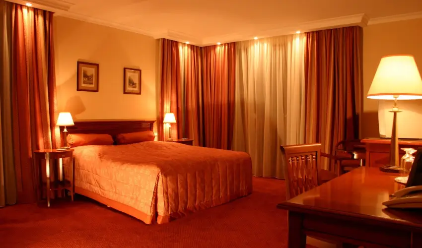 Hasik Hotel D�br�nte - Okt�ber 23. - teljes el�refizet�ssel
