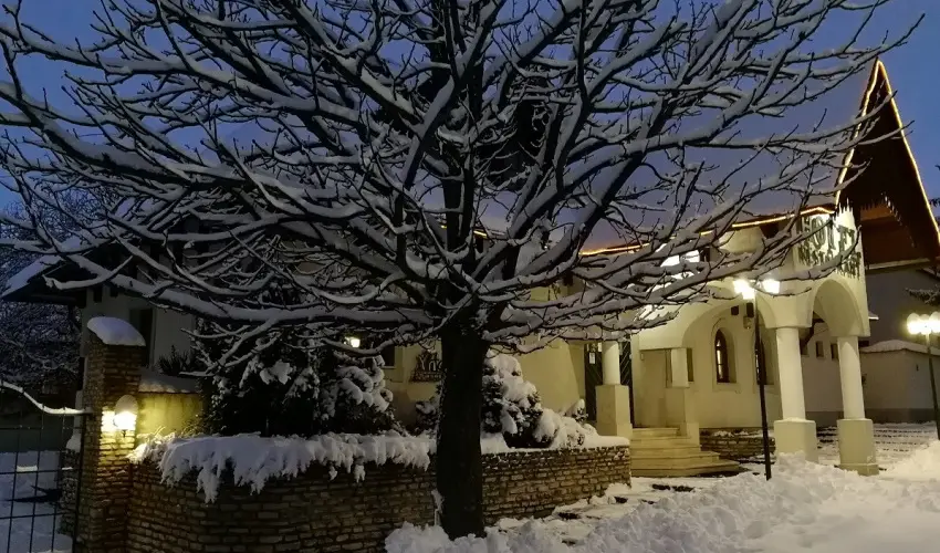 Hasik Hotel D�br�nte - Okt�ber 23. - teljes el�refizet�ssel