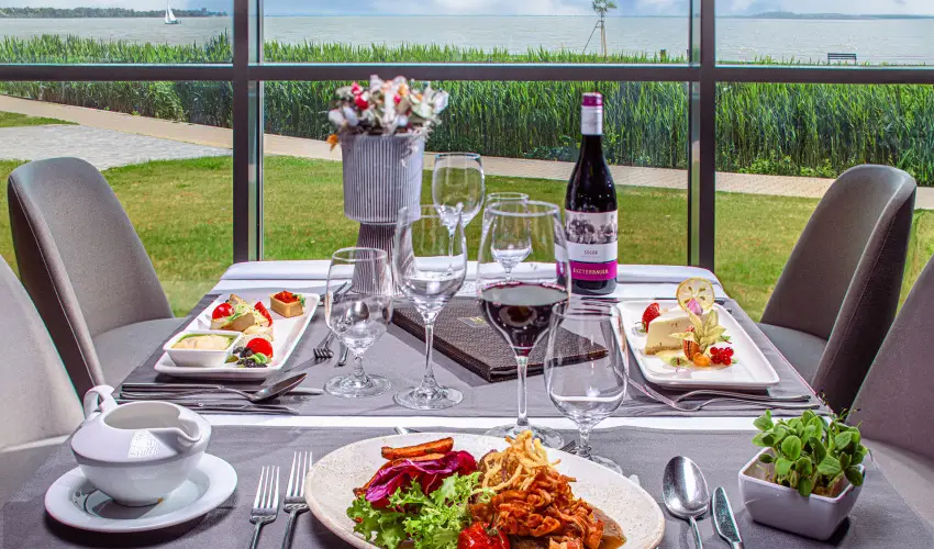 Hotel Helikon Keszthely - Oktber 23. - teljes elrefizetssel