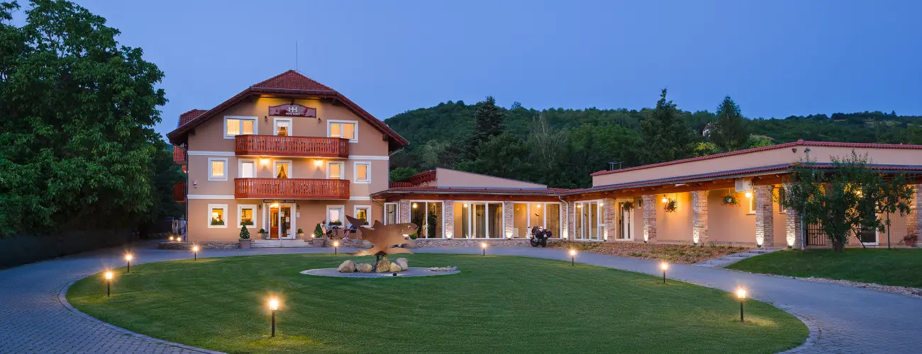Hotel Honti Wellness s Konferencia Szlloda Visegrd - Oktber 23. (min. 2 j)