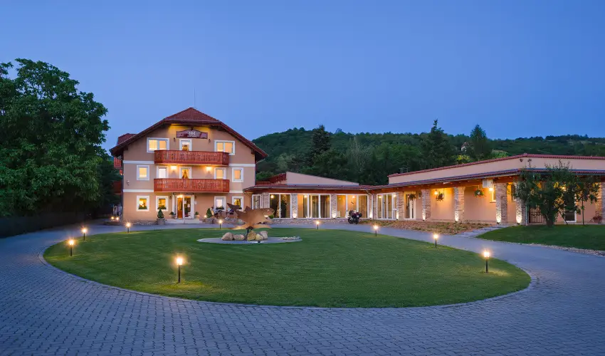 Hotel Honti Wellness és Konferencia Szálloda Visegrád - Október 23. (min. 2 éj)