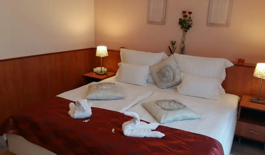Hotel Isabell Győr - Október 23.