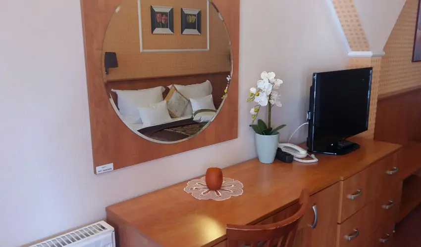 Hotel Isabell Győr - Október 23.