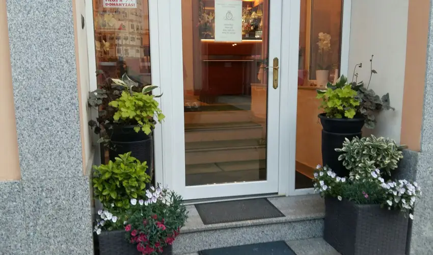 Hotel Isabell Győr - Október 23.