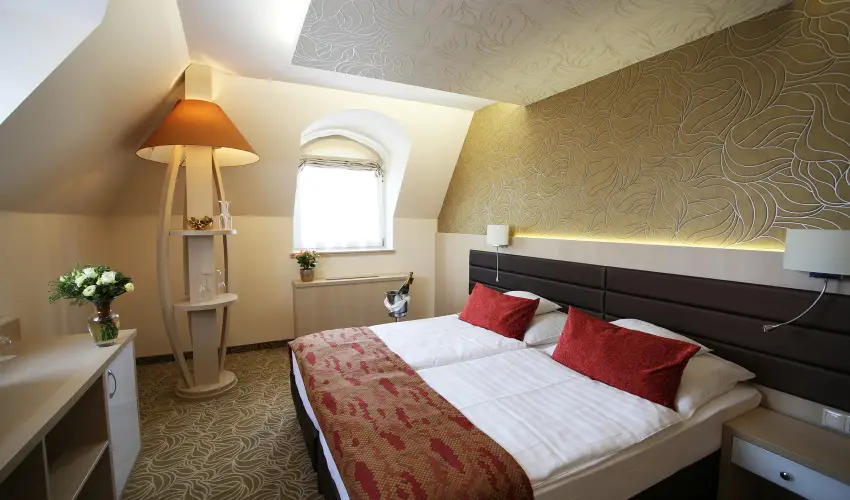 Hotel Kiss Tata - Oktber 23.