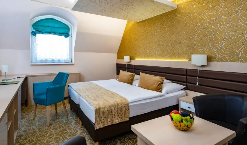 Hotel Kiss Tata - Oktber 23.