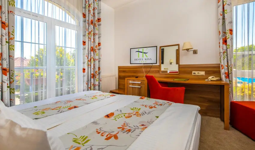 Hotel Kiss Tata - Oktber 23.