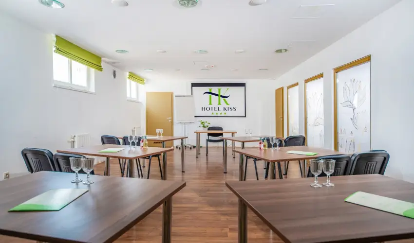 Hotel Kiss Tata - Oktber 23.