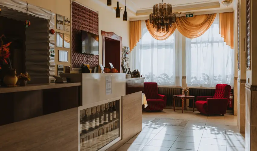 Hotel Korona Wellness, Rendezvny & Borhotel Eger Eger - Oktber 23. (min. 3 j)