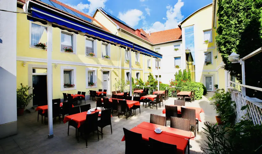 Hotel Korona Wellness, Rendezvny & Borhotel Eger Eger - Oktber 23. (min. 3 j)