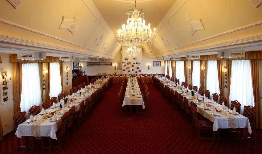 Hotel Korona Wellness, Rendezvny & Borhotel Eger Eger - Oktber 23. (min. 3 j)