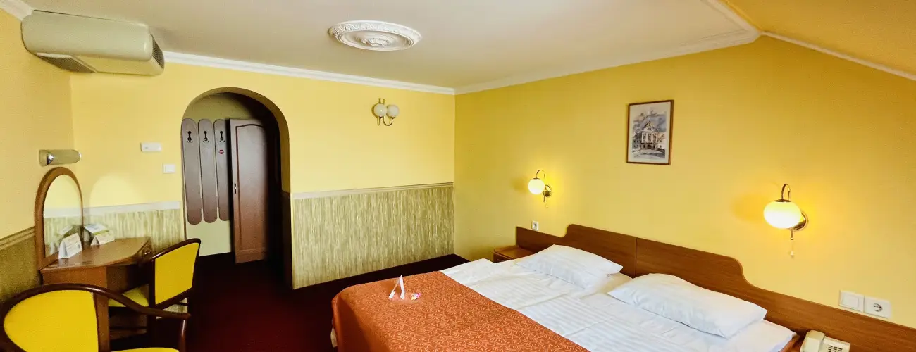 Hotel Korona Wellness, Rendezvny & Borhotel Eger Eger - Oktber 23. (min. 3 j)
