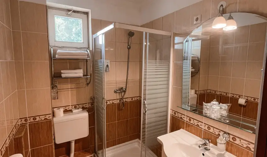 Hotel Korona Wellness, Rendezvny & Borhotel Eger Eger - Oktber 23. (min. 3 j)