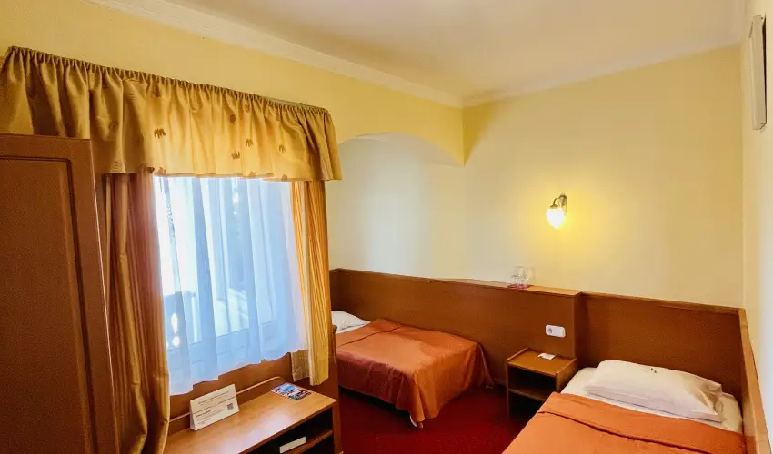Hotel Korona Wellness, Rendezvny & Borhotel Eger Eger - Oktber 23. (min. 3 j)