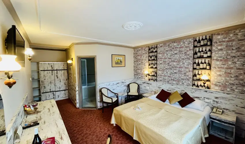 Hotel Korona Wellness, Rendezvny & Borhotel Eger Eger - Oktber 23. (min. 3 j)