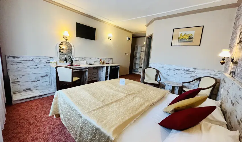 Hotel Korona Wellness, Rendezvny & Borhotel Eger Eger - Oktber 23. (min. 3 j)