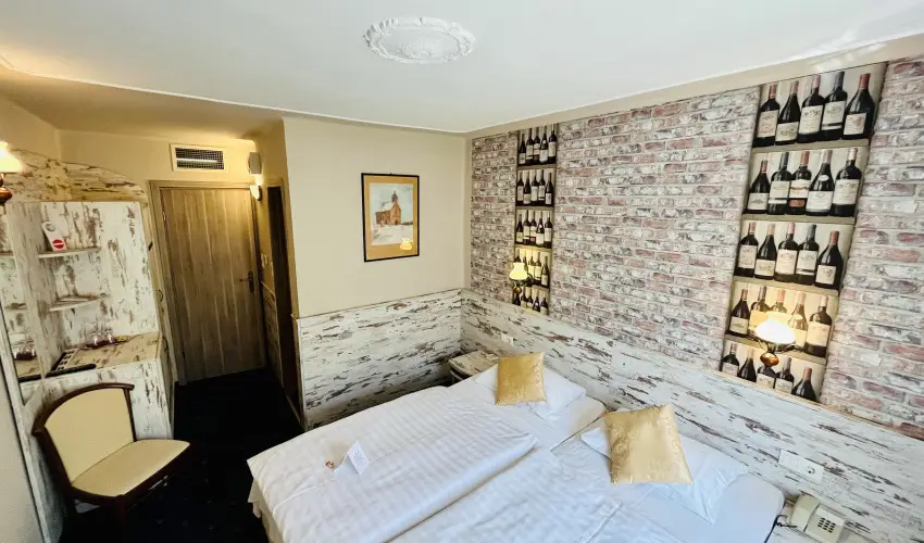 Hotel Korona Wellness, Rendezvny & Borhotel Eger Eger - Oktber 23. (min. 3 j)