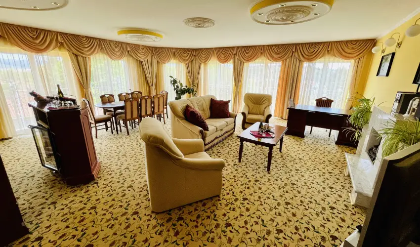 Hotel Korona Wellness, Rendezvny & Borhotel Eger Eger - Oktber 23. (min. 3 j)