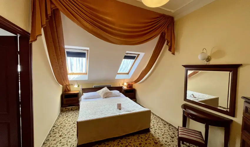 Hotel Korona Wellness, Rendezvny & Borhotel Eger Eger - Oktber 23. (min. 3 j)