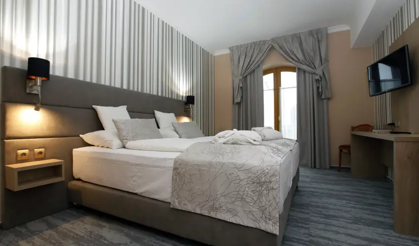 Hotel Laroba Alsrs - Oktber 23. (min. 2 j)