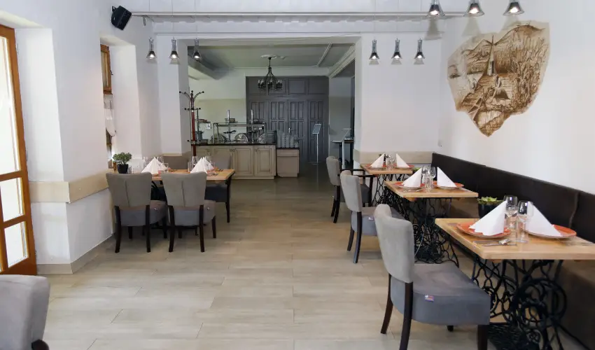 Hotel Laroba Alsrs - Oktber 23. (min. 2 j)