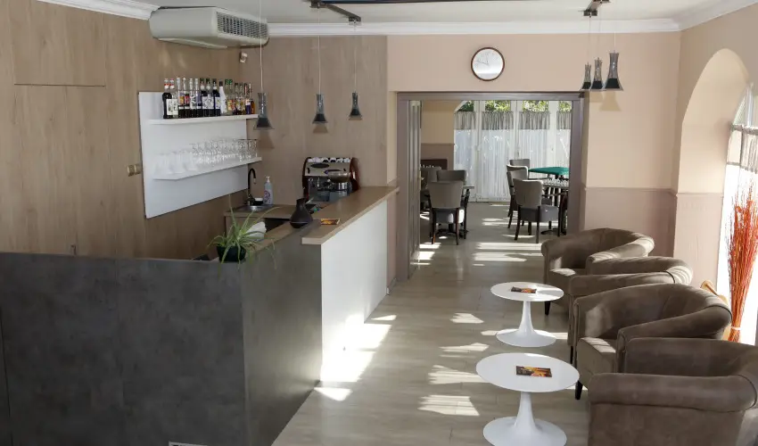 Hotel Laroba Alsrs - Oktber 23. (min. 2 j)