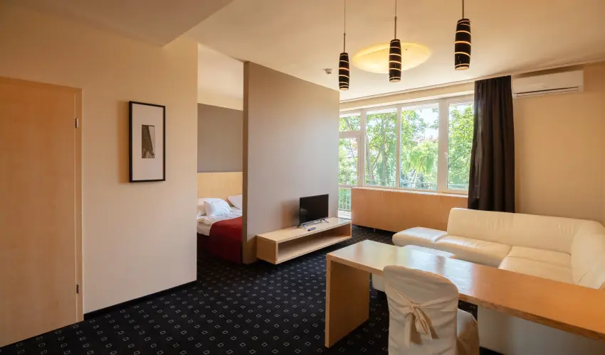 Laterum Hotel Pcs - Oktber 23. 