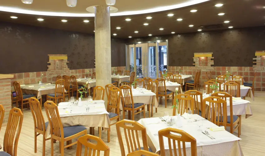 Laterum Hotel Pcs - Oktber 23. 