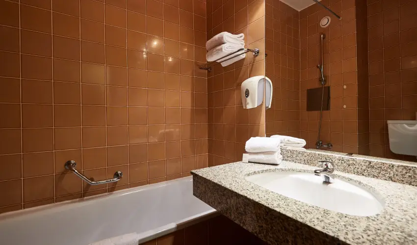Hotel Lvr Sopron - Oktber 23.  (min. 2 j)