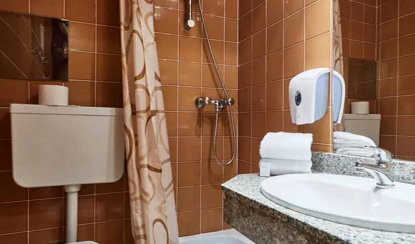 Hotel Lvr Sopron - Oktber 23.  (min. 2 j)