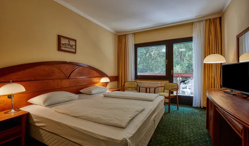 Hotel Lvr Sopron - Oktber 23.  (min. 2 j)