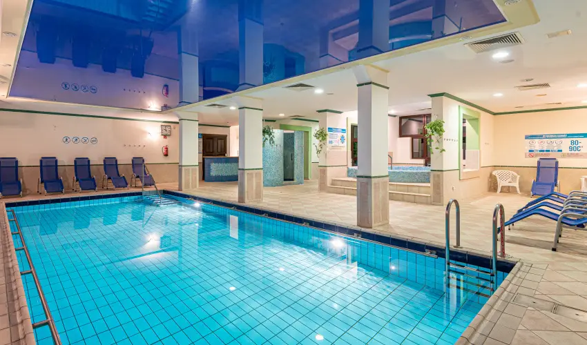 Hotel Lvr Sopron - Oktber 23.  (min. 2 j)