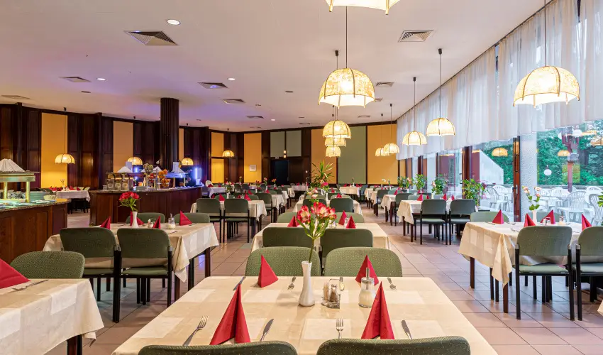 Hotel Lvr Sopron - Oktber 23.  (min. 2 j)