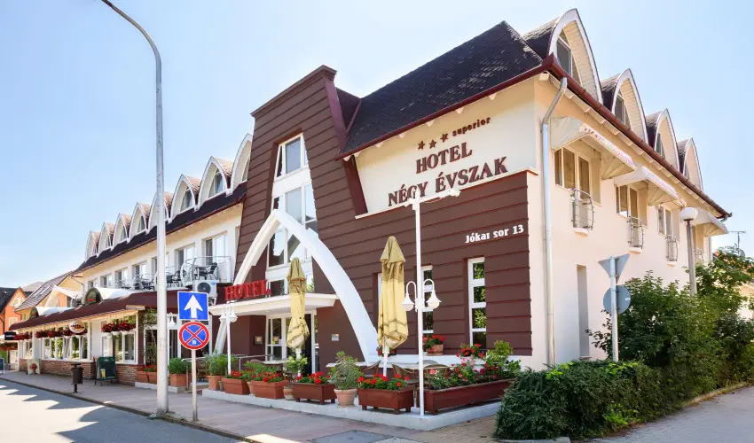 Hotel Ngy vszak Hajdszoboszl - Oktber 23. (min. 2 j)
