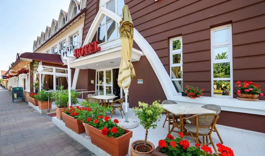 Hotel Ngy vszak Hajdszoboszl - Oktber 23. (min. 2 j)