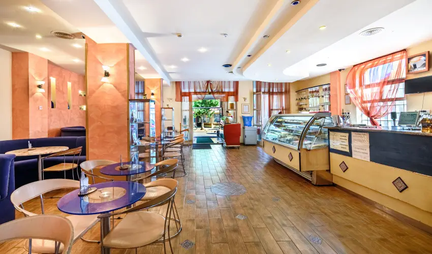 Hotel Ngy vszak Hajdszoboszl - Oktber 23. (min. 2 j)