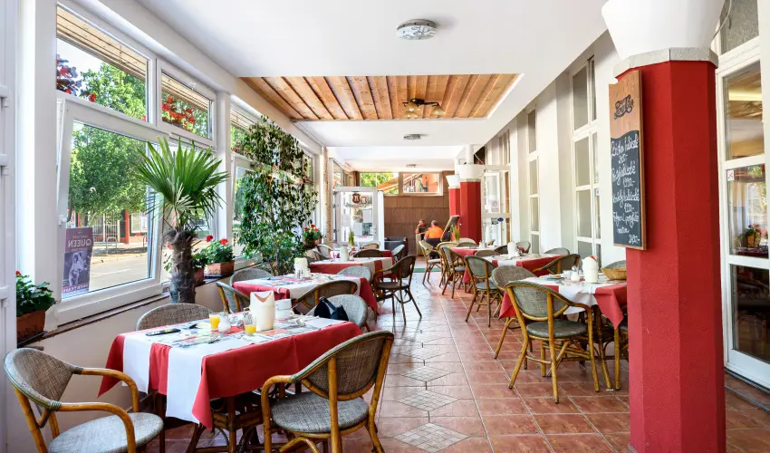 Hotel Ngy vszak Hajdszoboszl - Oktber 23. (min. 2 j)